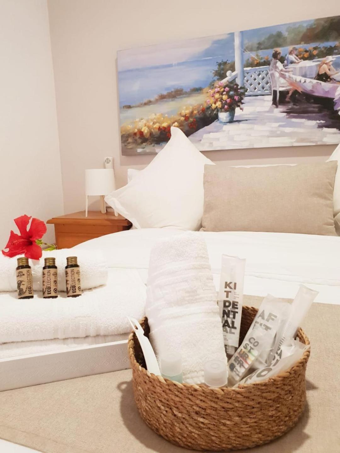 Apartamentos Ses Orenetes Cala'N Blanes  Exterior foto